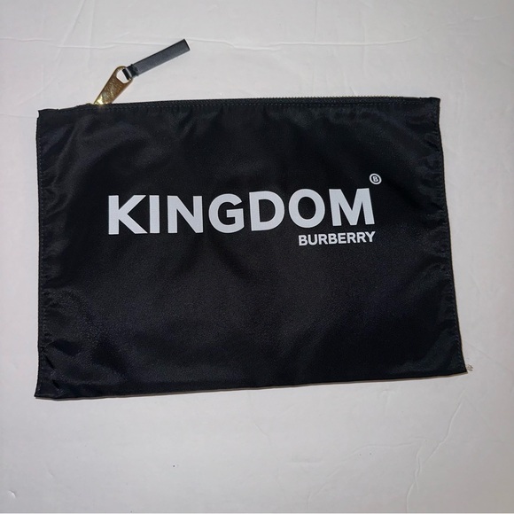 Burberry Kingdom Medium Logo Flat Nylon Top Zip Clutch/Pouch in black/white EUC - Picture 15 of 17